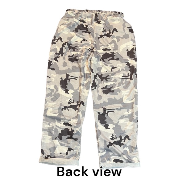 Camo white gray black light weight pant rolled cuff size 2XL
Terri cloth inside - Picture 2 of 5